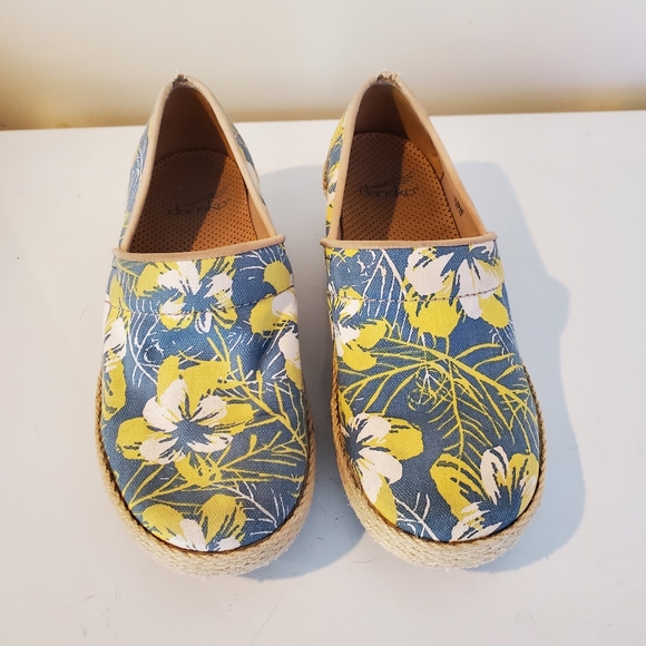 Dansko tropical floral canvas clogs - Picture 4 of 9